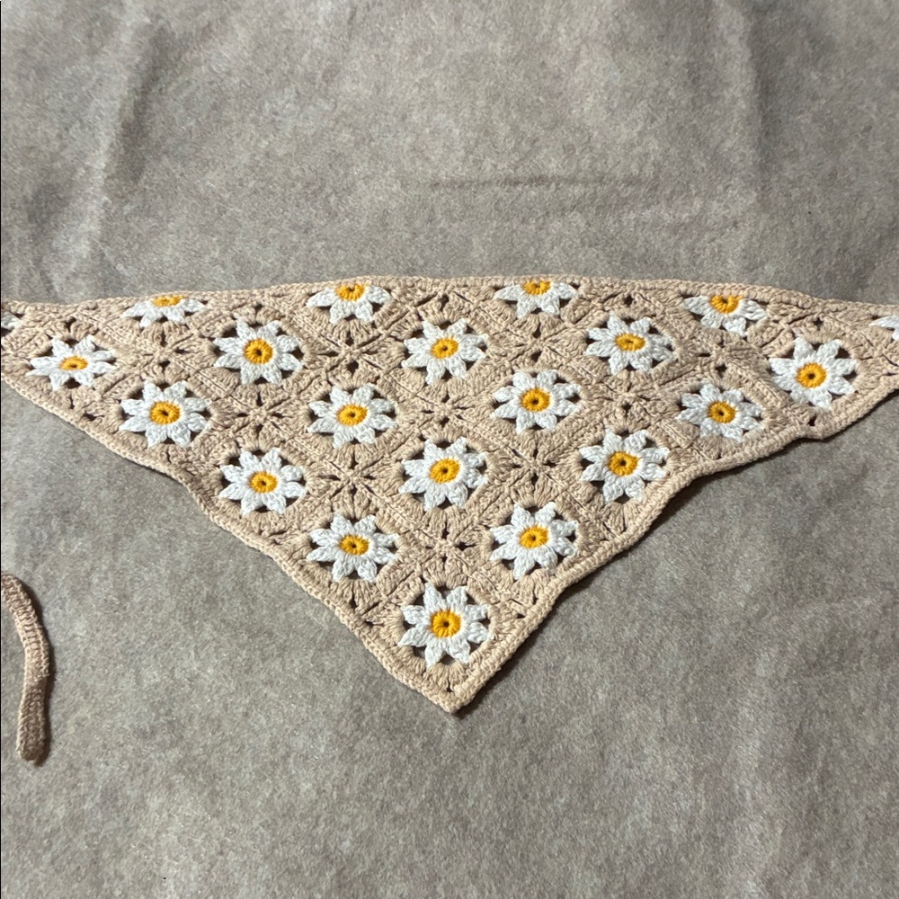 Handcrafted Floral and Heart Patterned Scarves - Picture 2 of 4